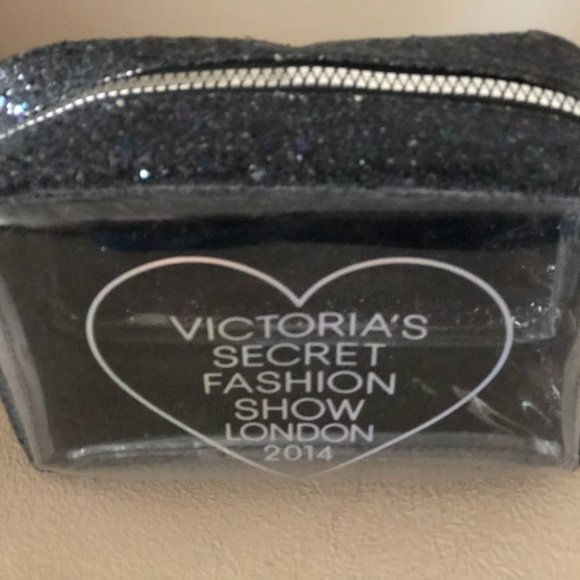 Victoria's Secret Handbags - Victoria's Secret Cosmetic Case